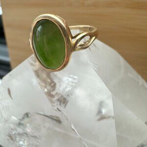 Vintage Mid-Century 10K Burmese Jadeite Ring